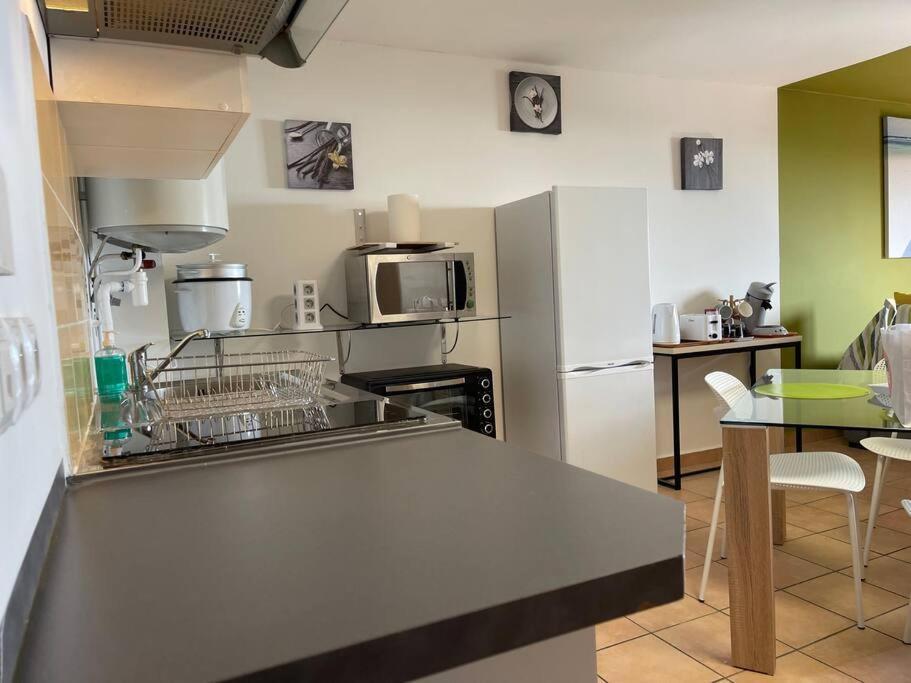 Studio 51 - Immense studio de 47m2 Saint-Denis Esterno foto