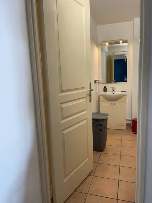 Studio 51 - Immense studio de 47m2 Saint-Denis Esterno foto